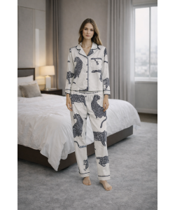 Desenli Beyaz Saten Pijama Takımı