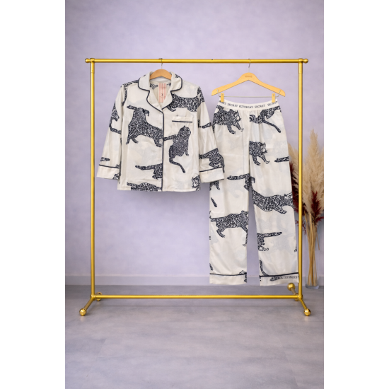 Desenli Beyaz Saten Pijama Takımı
